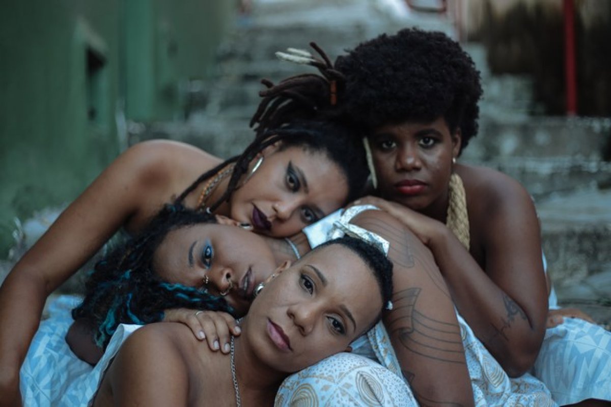 Agenda cultural: shows e concertos poderão ser vistos através da internet neste final de semana