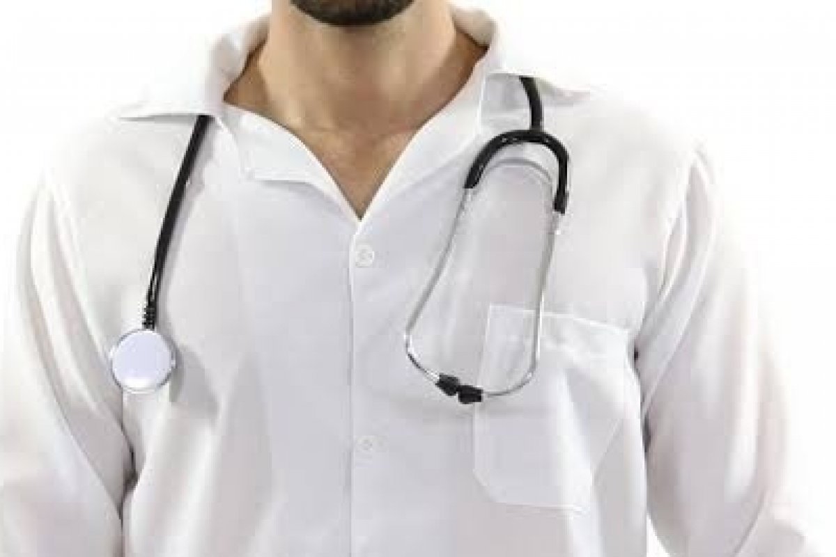 Loja de roupas eróticas britânica faz doação de fantasia de médico