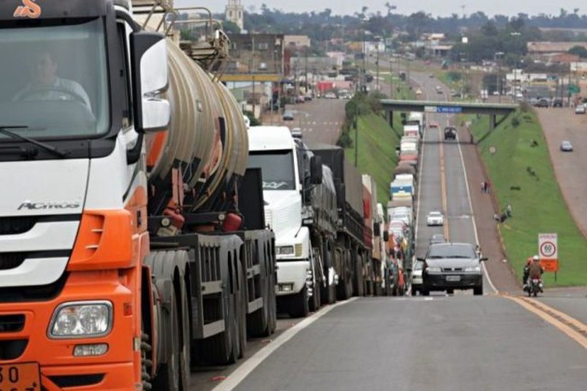 PRF-BA disponibiliza dez pontos para coleta de doações para caminhoneiros