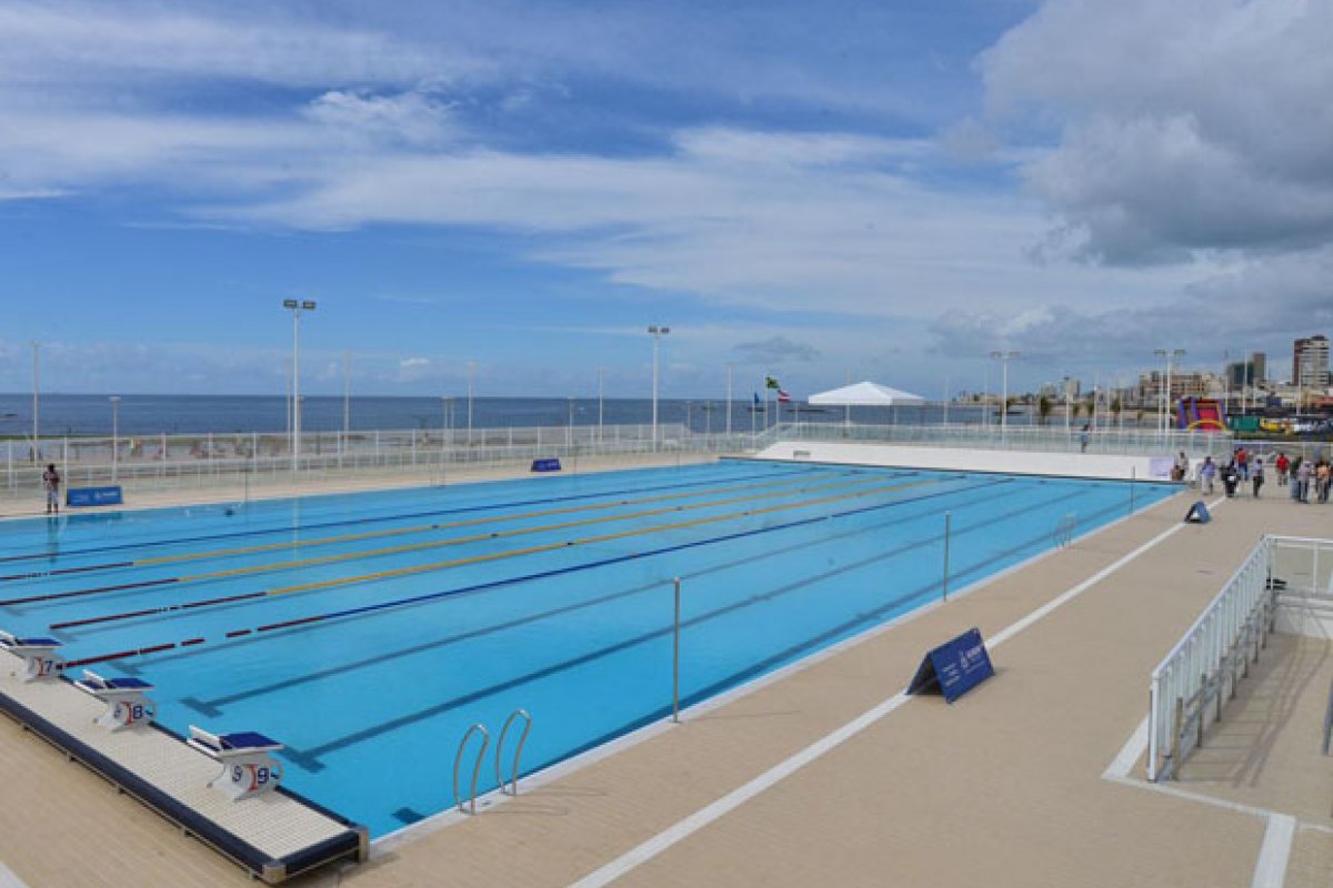 Seleção de alunos para aulas gratuitas na Arena Aquática de Salvador começa no dia 15 de julho