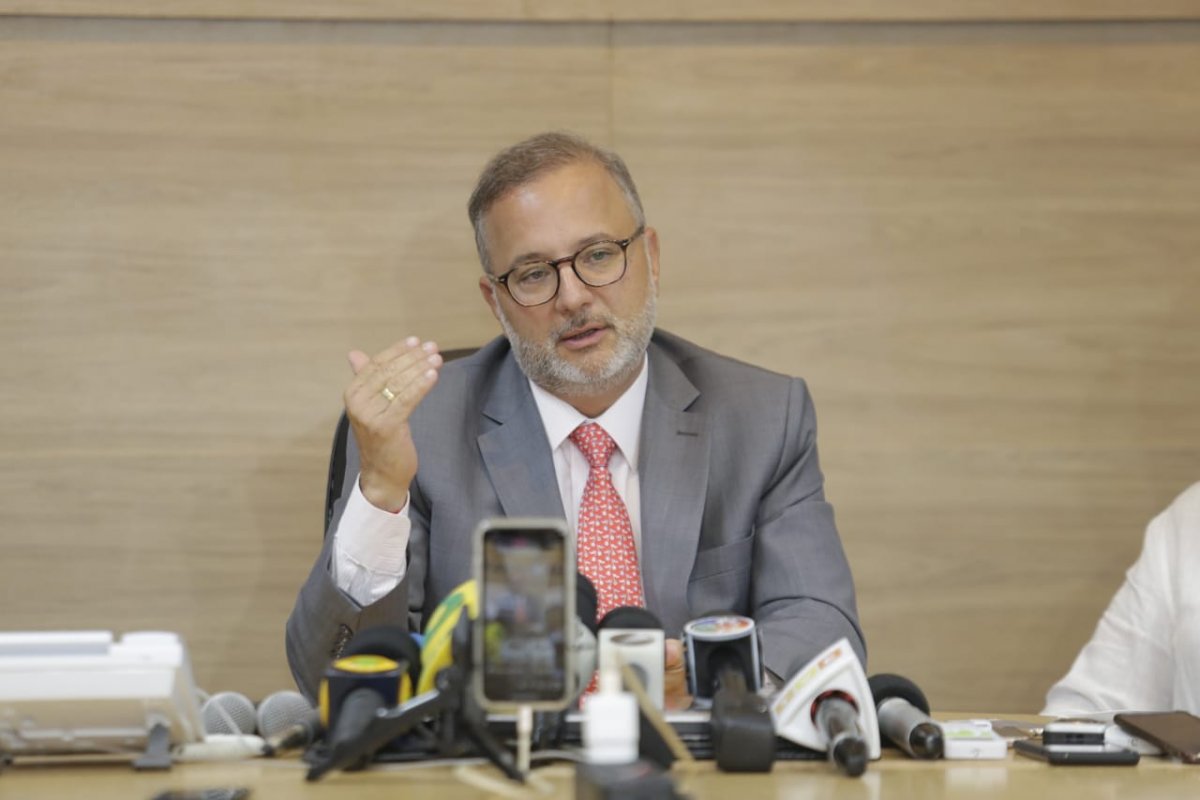 Fábio Villas Boas contesta informação de Doria sobre queda de número de casos de Covid-19 em SP