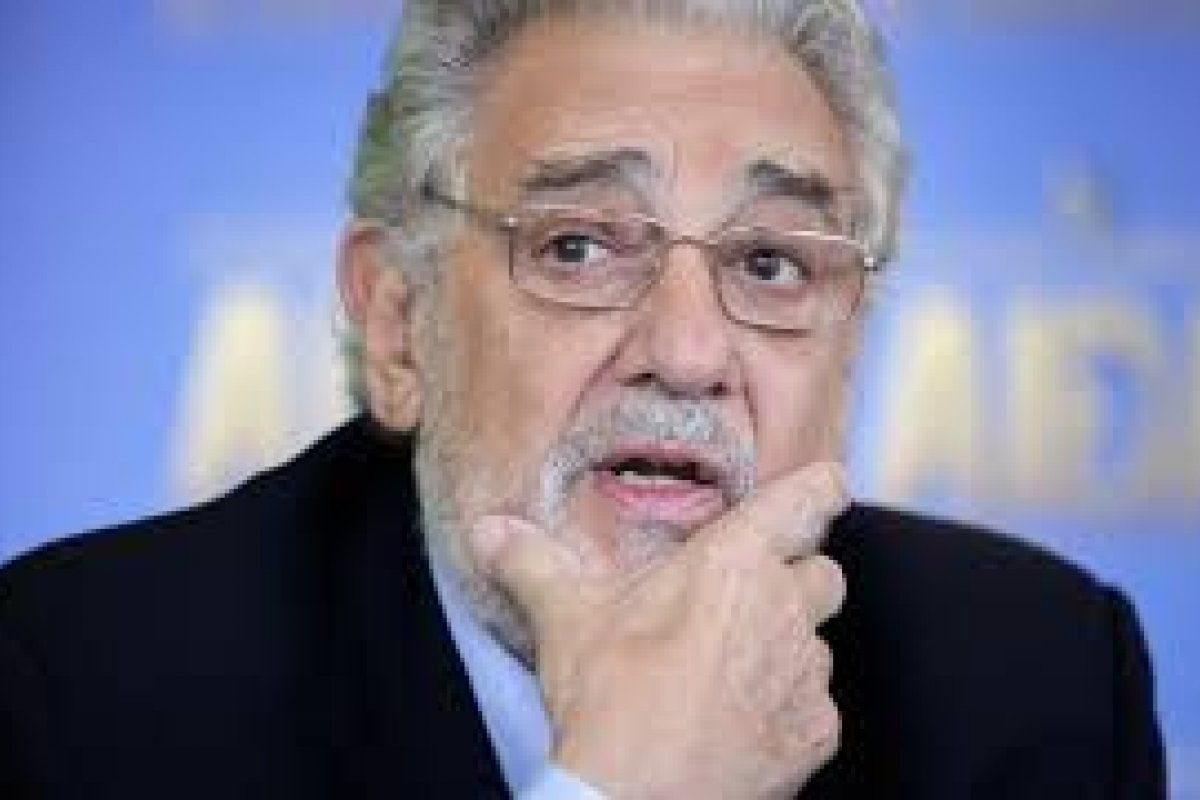 Plácido Domingo é hospitalizado por conta do coronavírus