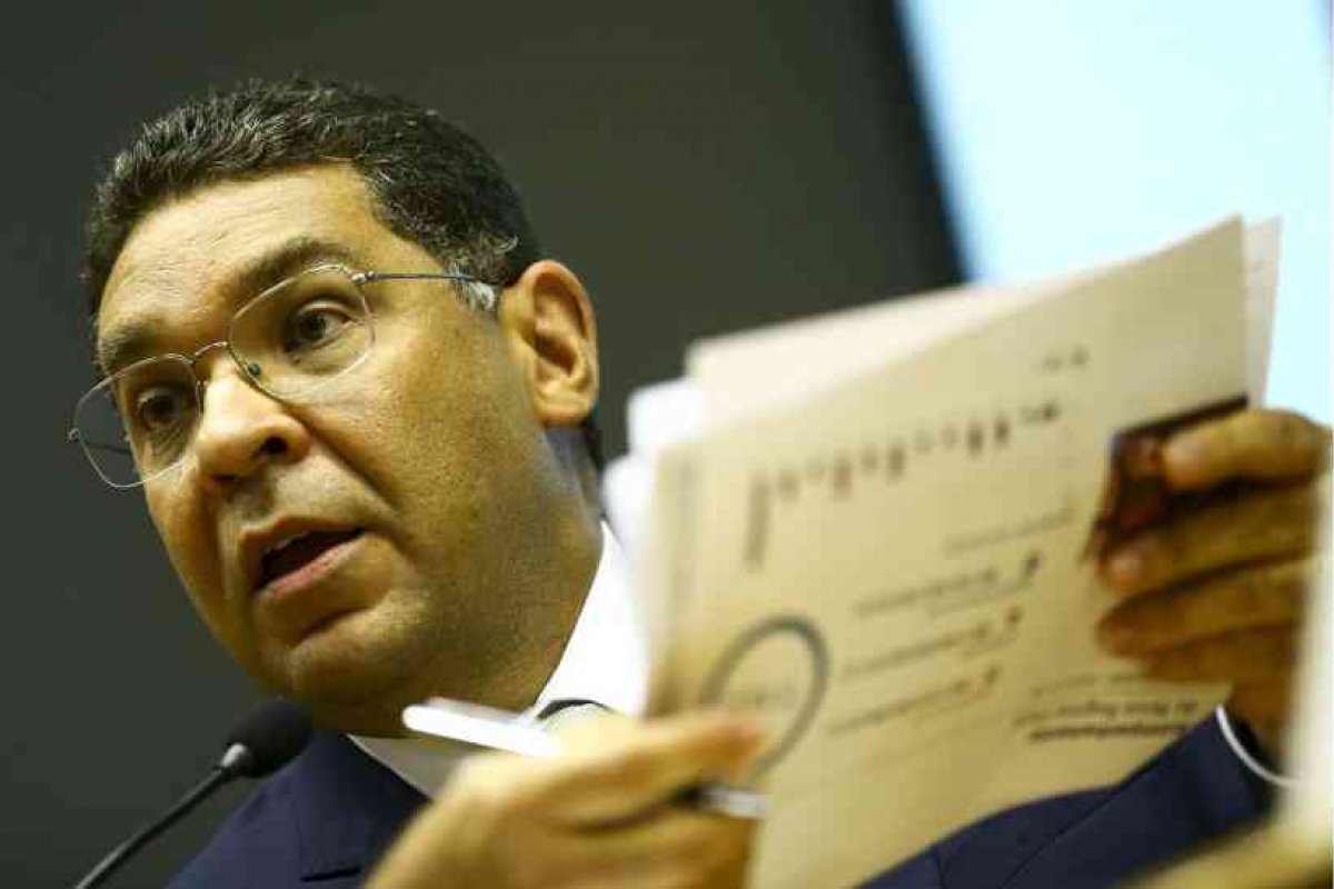 Dívida pública deve chegar a 85% do PIB por causa do Coronavírus