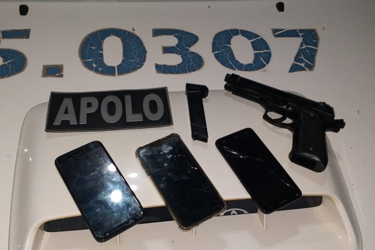 Dupla é presa após ser flagrada com pistola de brinquedo em Salvador