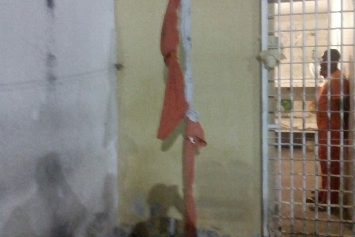 Cinco detentos tentam fugir do Conjunto Penal de Feira de Santana na madrugada desta segunda-feira (30)