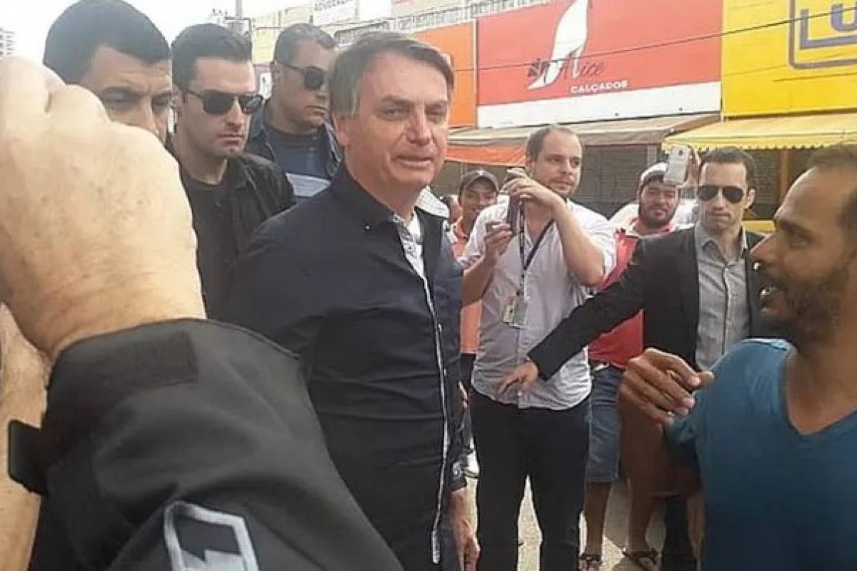 'Brasil é diferente' diz Bolsonaro sobre isolamento estendido nos EUA 