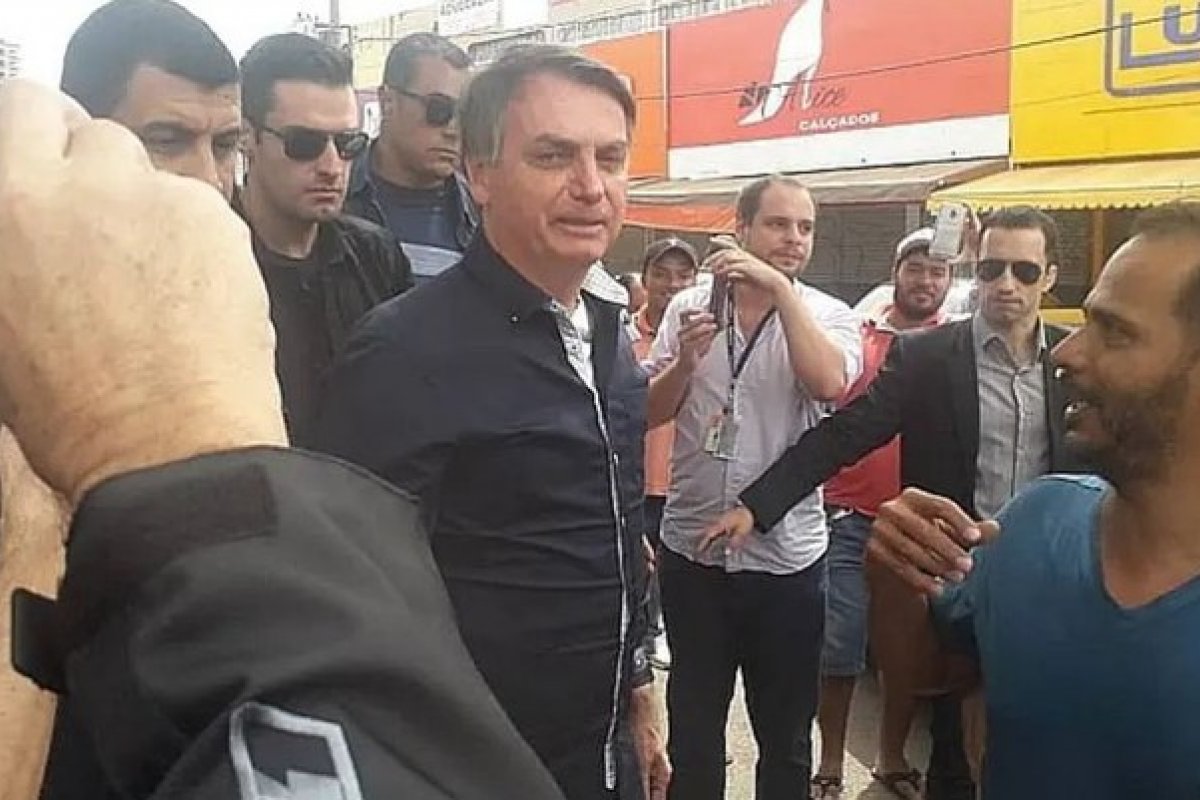 'Brasil é diferente' diz Bolsonaro sobre isolamento estendido nos EUA