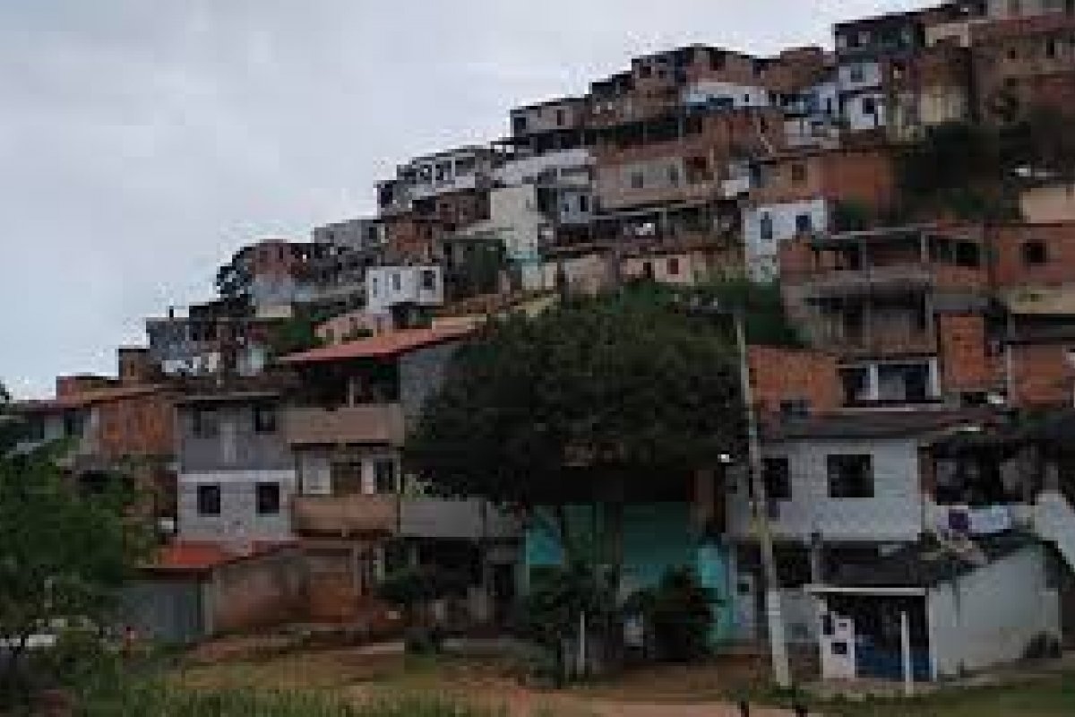 96% dos moradores de favelas acreditam no isolamento social, diz pesquisa