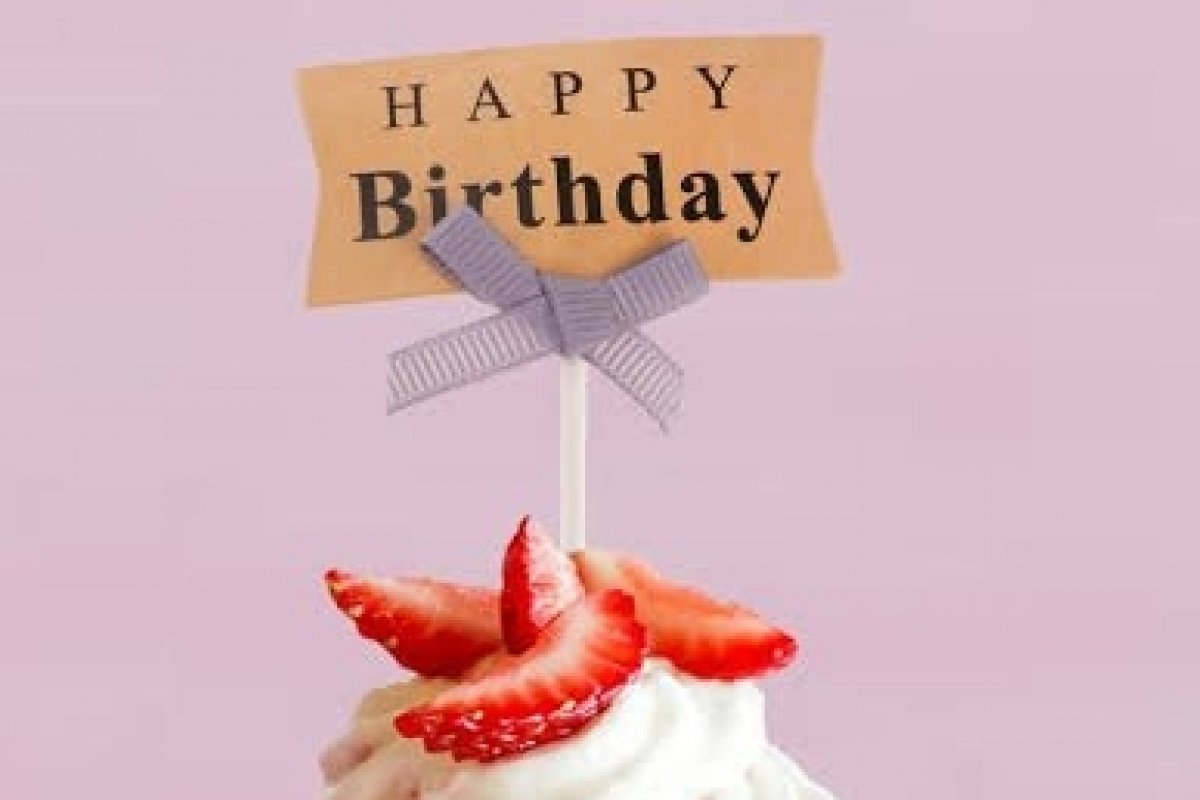 Confira os aniversariantes famosos deste domingo, 05 de abril