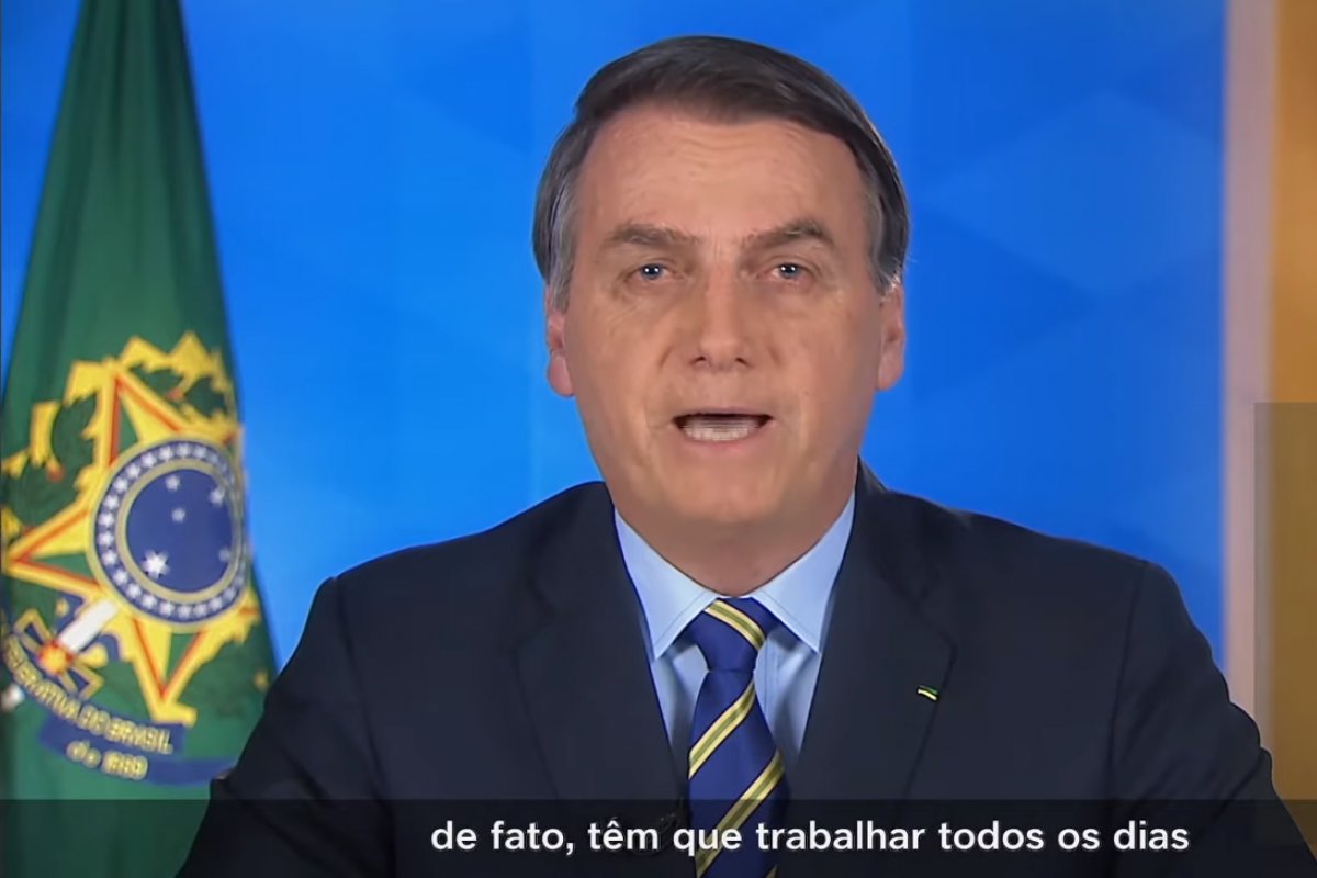 Em pronunciamento, Bolsonaro defende a "preservação das vidas e dos empregos" no combate à Covid-19