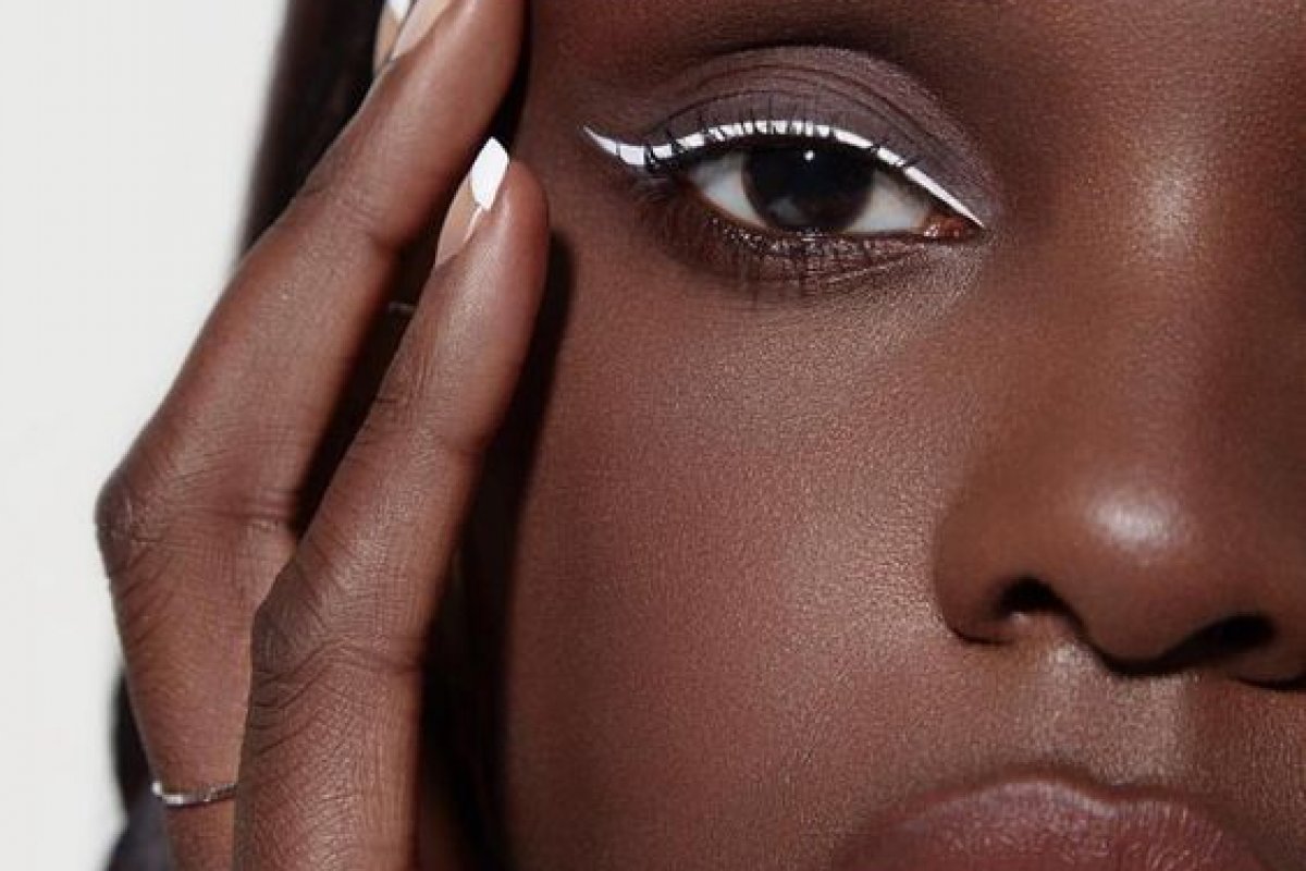 Beleza: Saiba como aderir ao delineado branco nos olhos