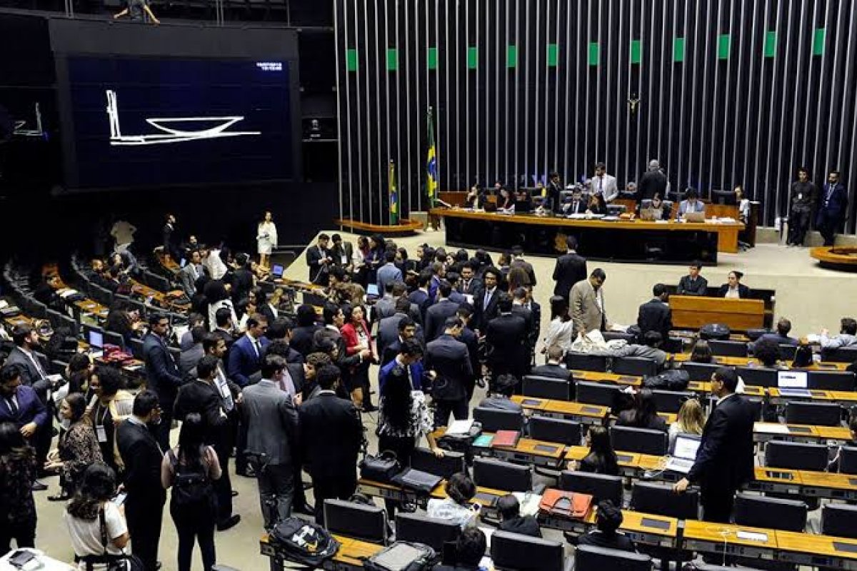 Câmara e Senado diminuem prazo para aprovar MPs durante pandemia