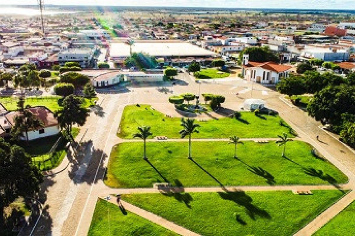 Prefeito de Casa Nova na Bahia libera comércio 