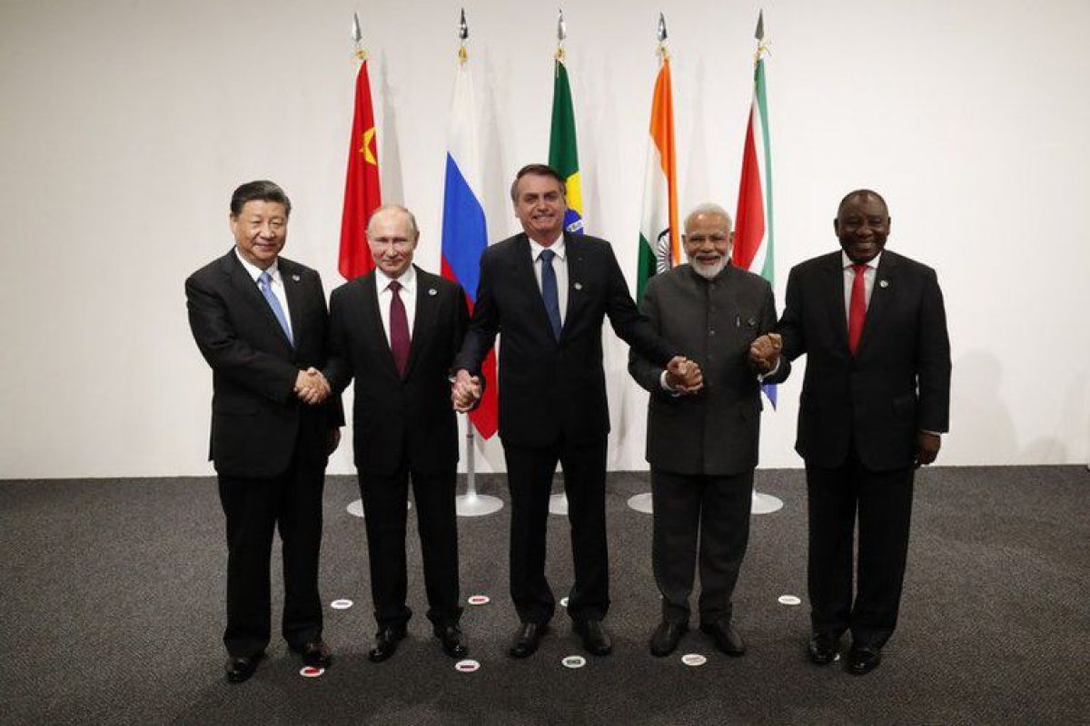 Presidente afirma que se empenhará por maior cooperação entre o Brics