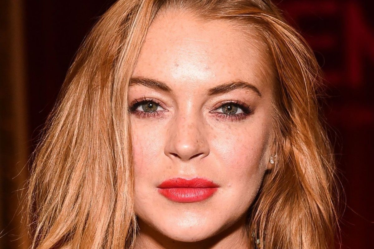 Lindsay Lohan anuncia seu retorno ao cenário musical 