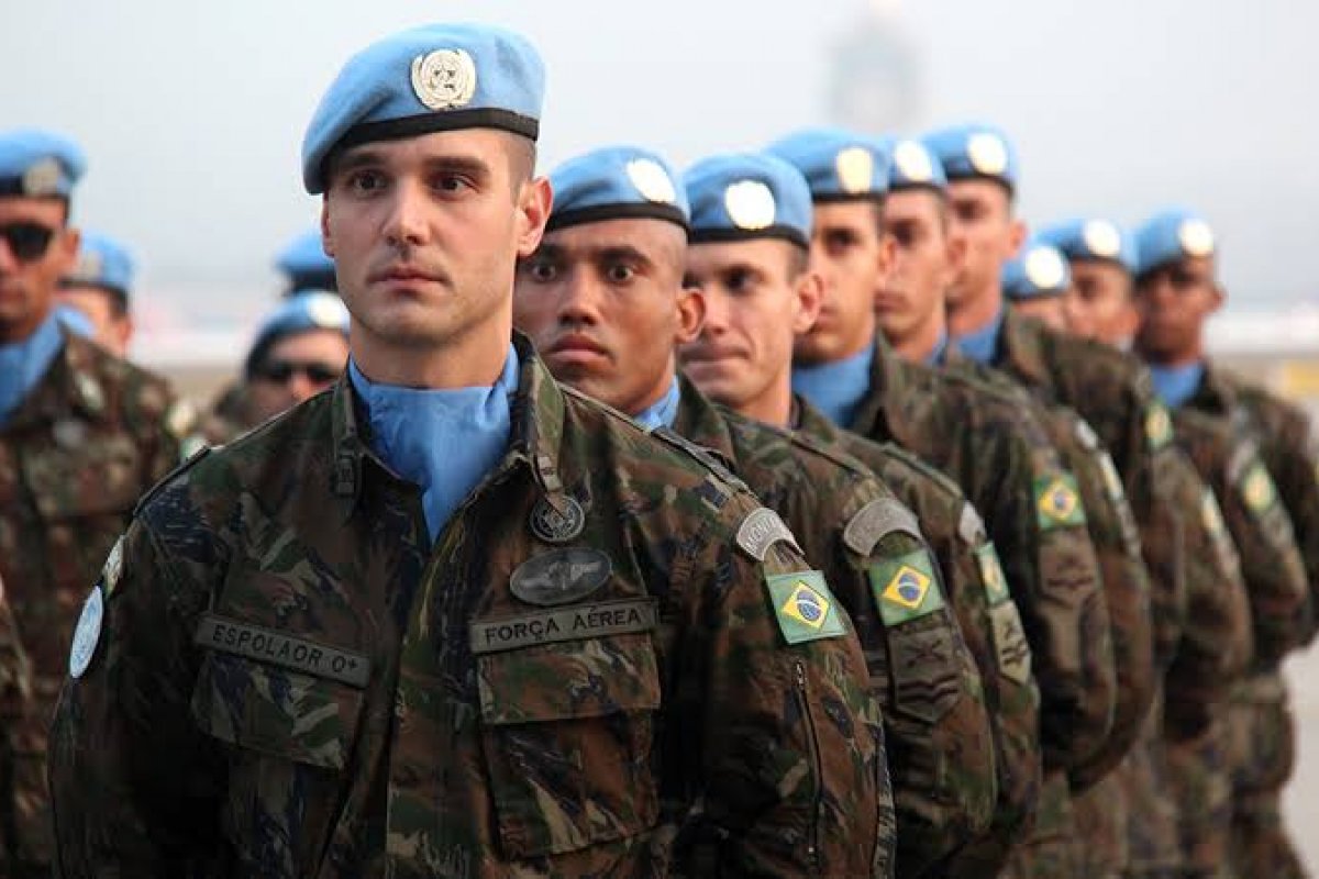 Mais de 60 militares testam positivo para Covid-19, diz Ministério da Defesa