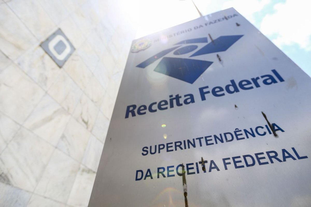 Arrecadação de impostos registra queda de 2,7% em fevereiro