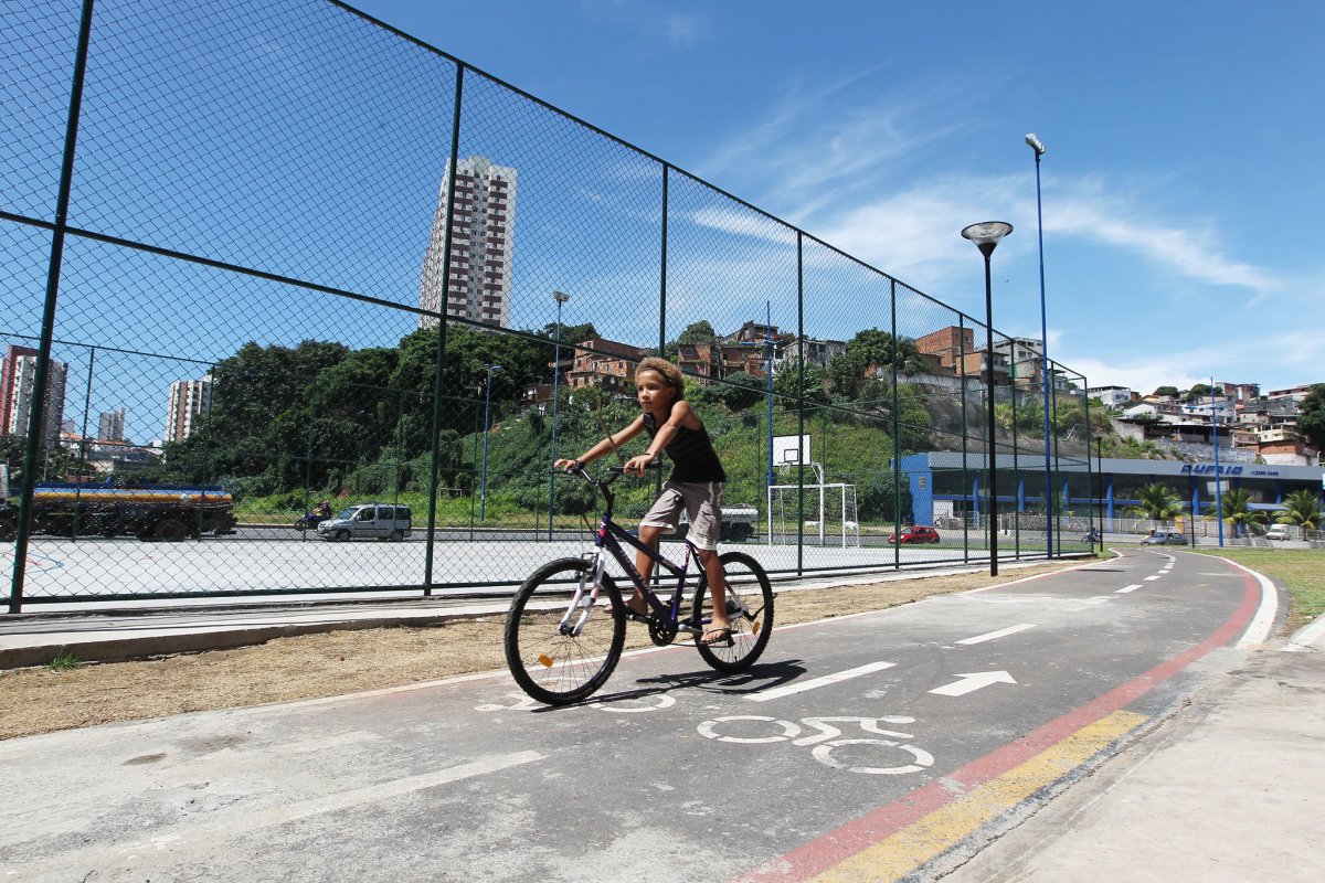 Prefeitura de Salvador determina fechamento de quadras e campos públicos