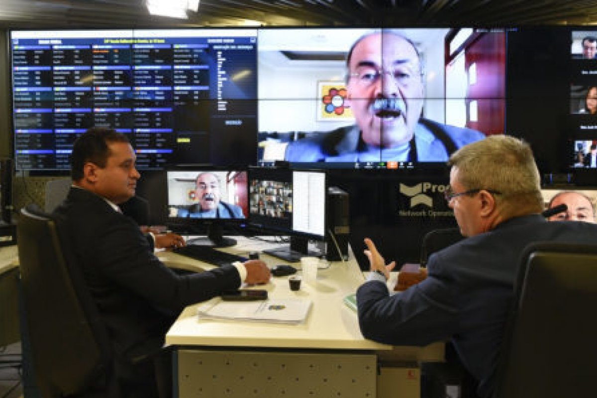 Senado aprova projeto que suspende despejo de inquilino durante pandemia