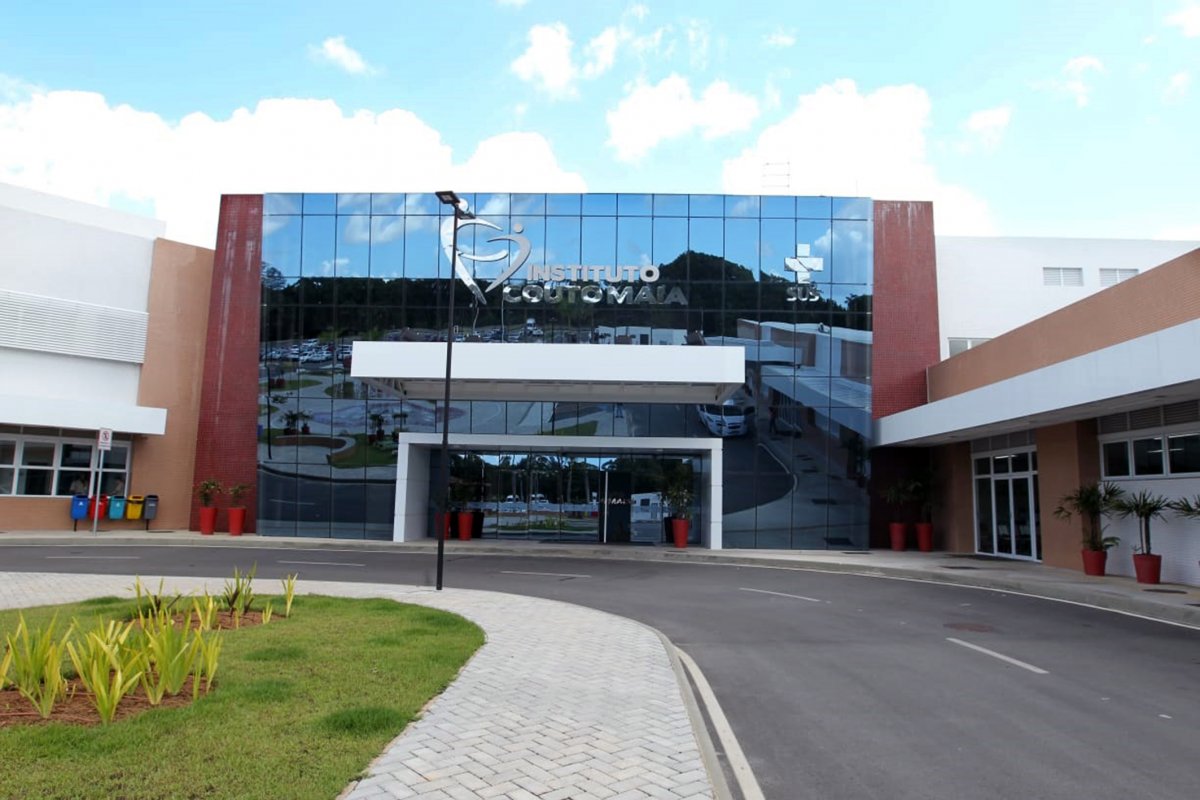 Voluntários produzem 5500 protetores faciais para hospitais