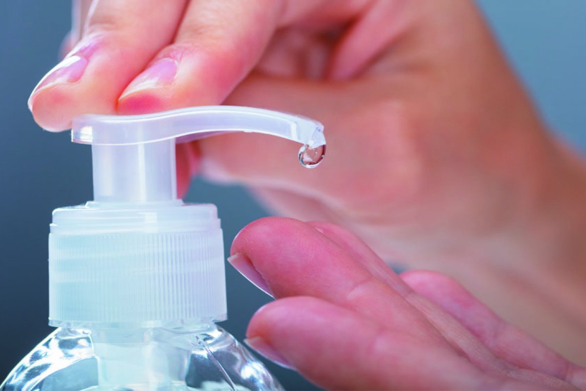 Cervejaria produz álcool 70% para doação na Bahia