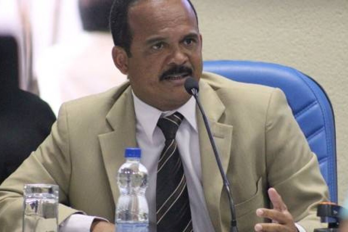 Coronavírus: Prefeito de Camaçari autoriza realização de cultos religiosos com 50 pessoas