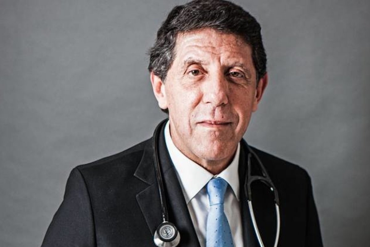 Covid-19: infectologista David Uip se cura e volta ao Centro de Contingência