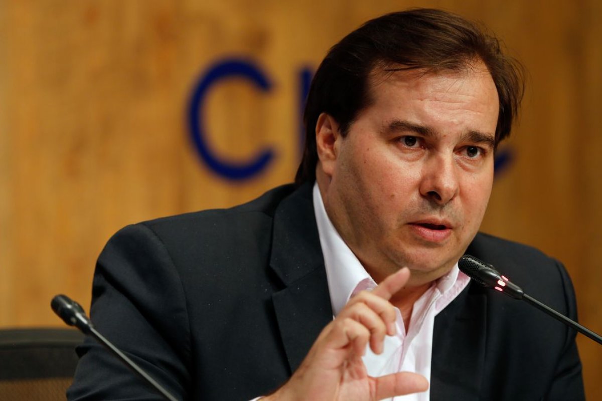 Maia derruba emenda que destinaria recursos do fundão e fundo partidário