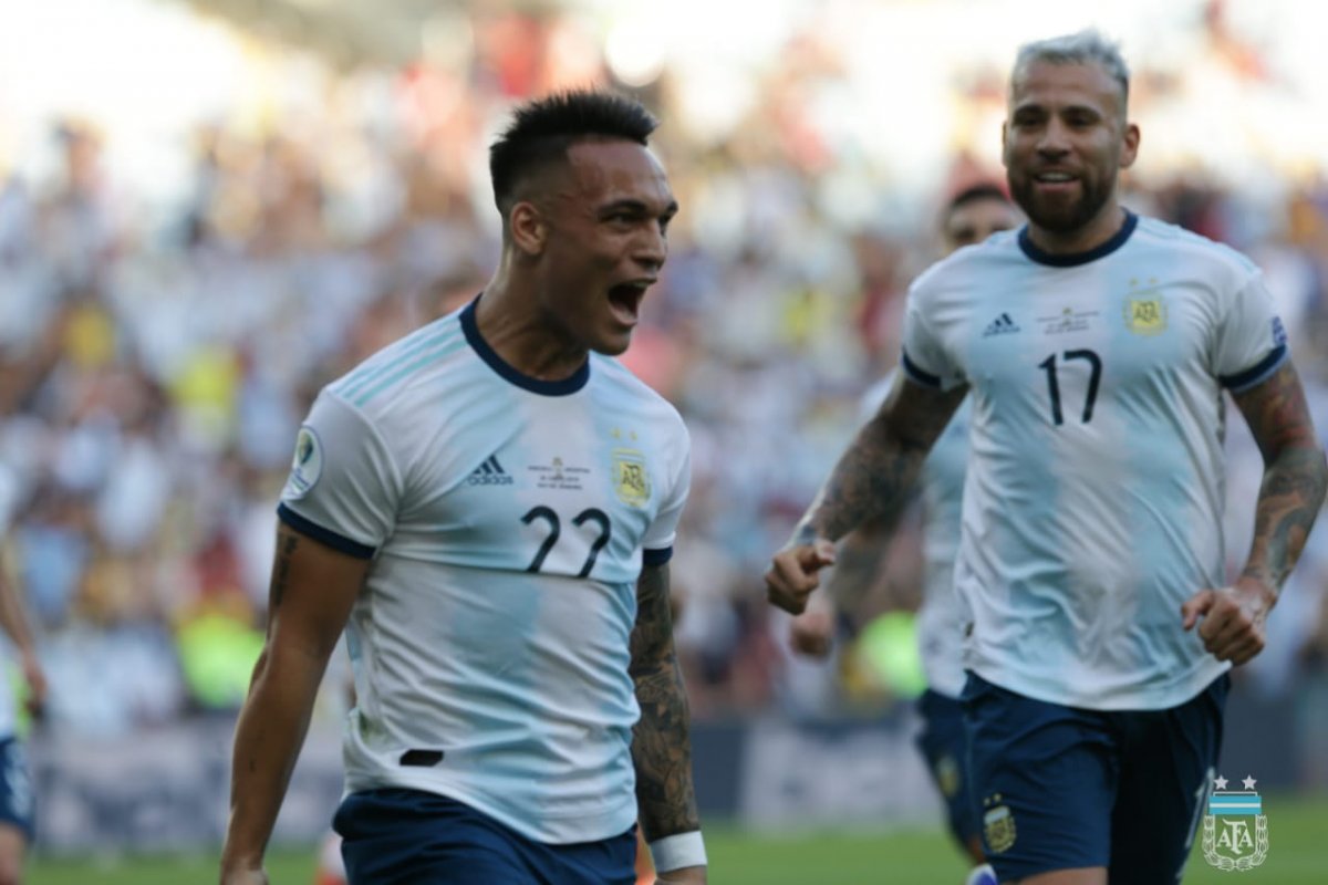 Argentina vence Venezuela e encara Brasil nas semifinais da Copa América