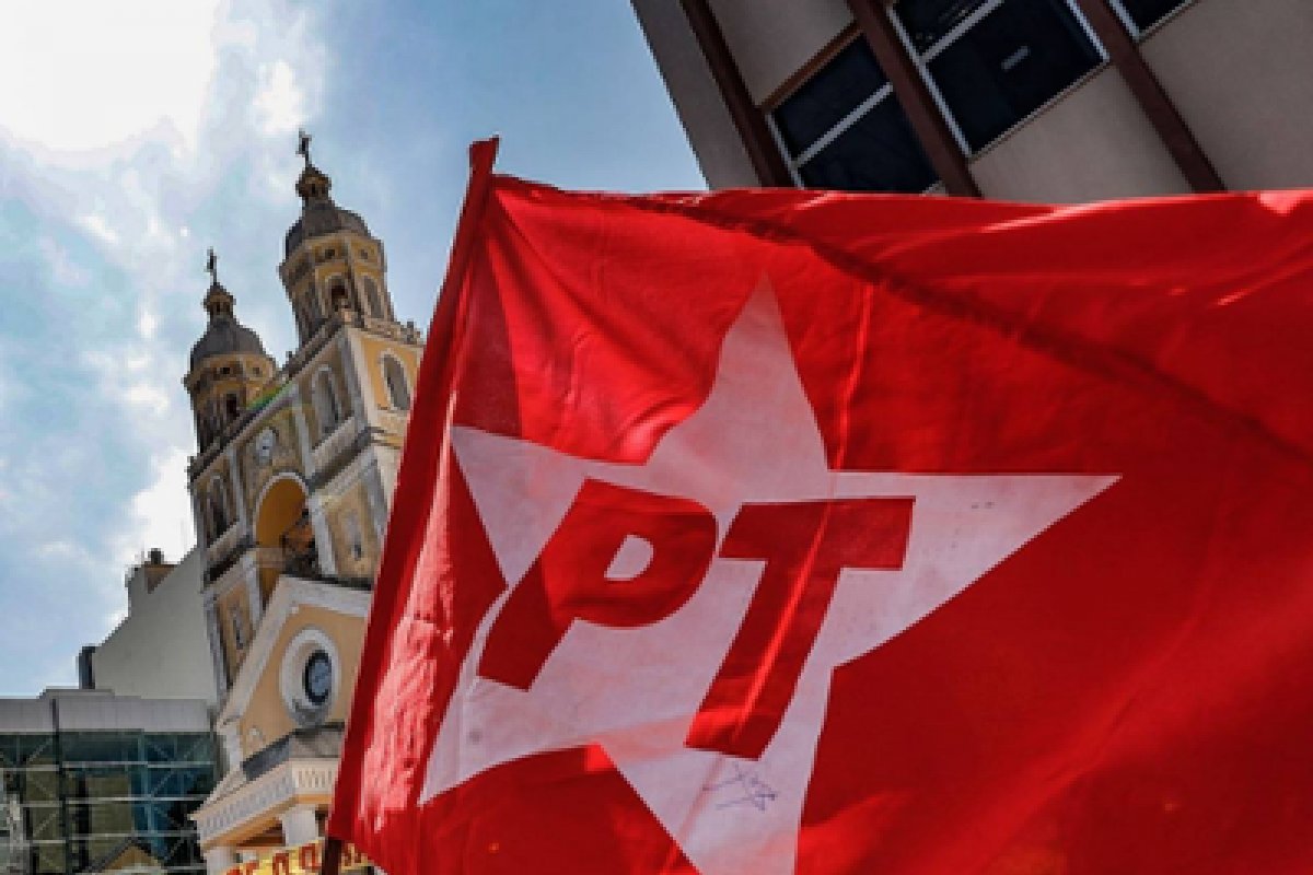 Vice-procurador-geral eleitoral dá parecer favorável para ação que pede pelo cancelamento de registro do PT