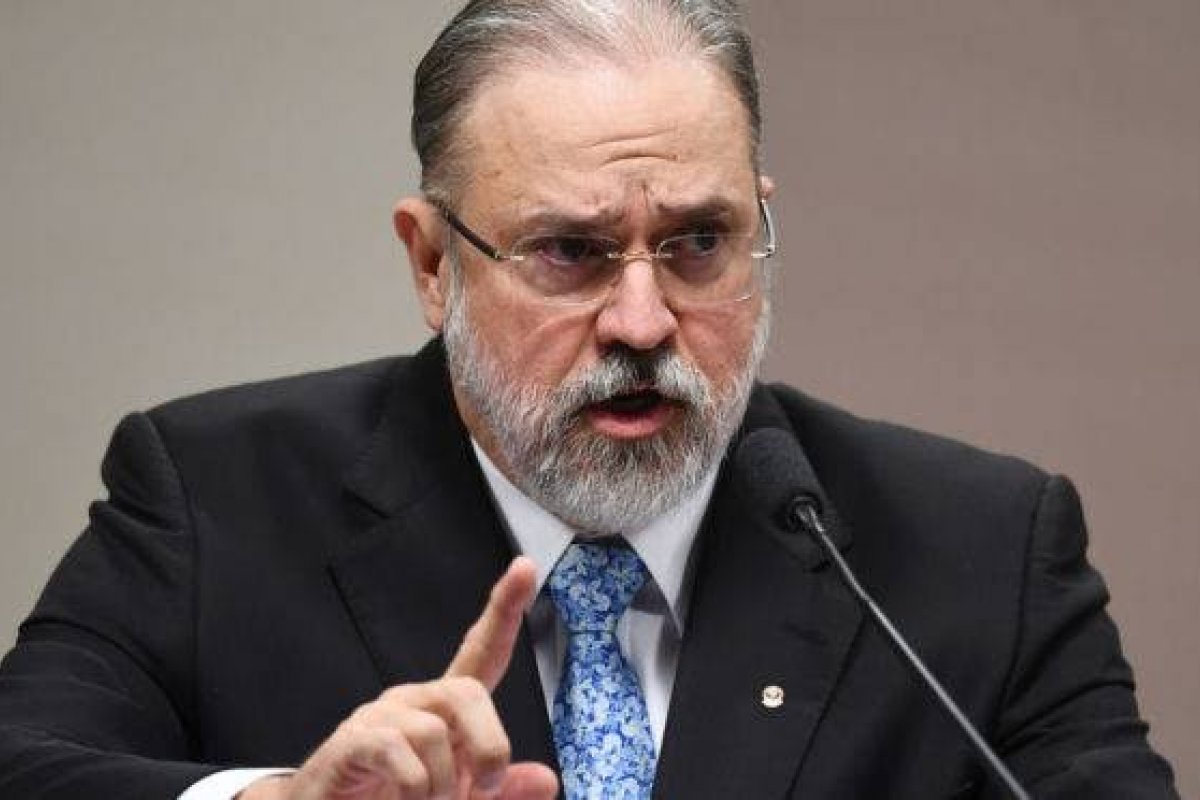 Ao falar sobre crise do coronavírus, Aras afirma que presidente tem 'liberdade de expressão'