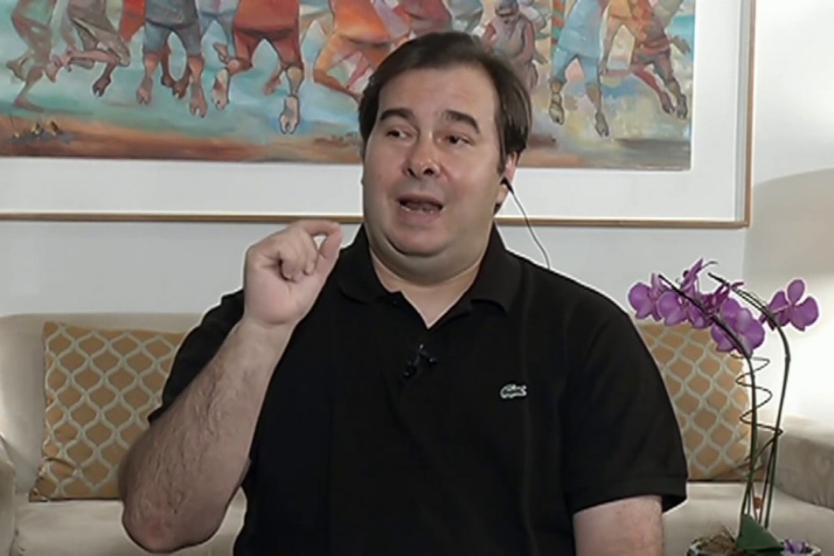 Maia diz que adiar eleições municipais pode abrir precedente perigoso