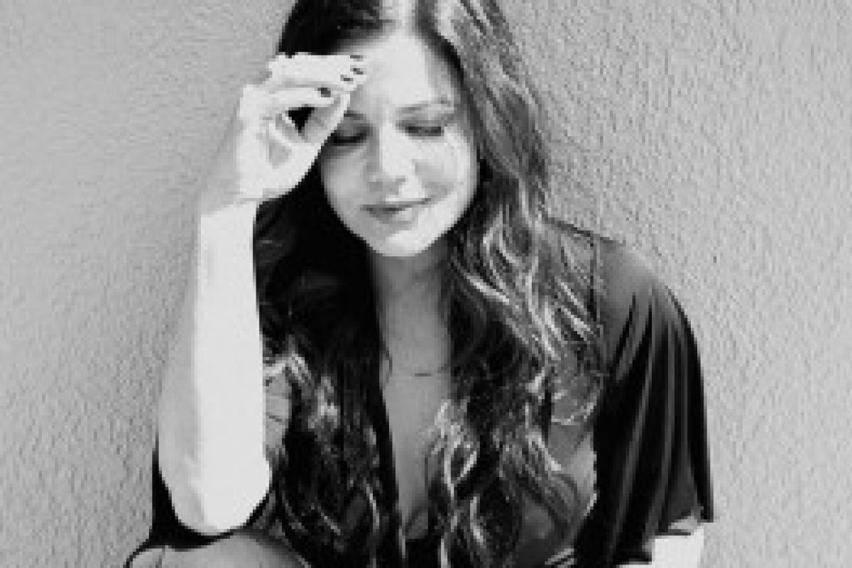 Vivendo nos EUA, atriz Nívea Stelmann completa 46 anos