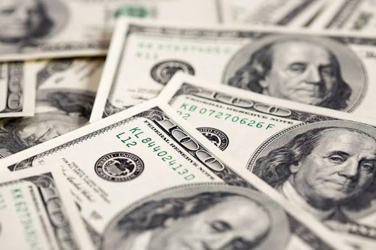 Dólar mantém queda e recua a R$ 5,20; Bolsa sobre quase 7%
