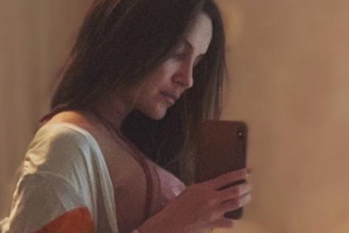 Claudia Leitte exibe barrigão e dispara: "Prenha toda sensual"