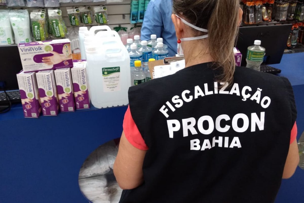 Homem é autuado por vender álcool de uso exclusivamente institucional