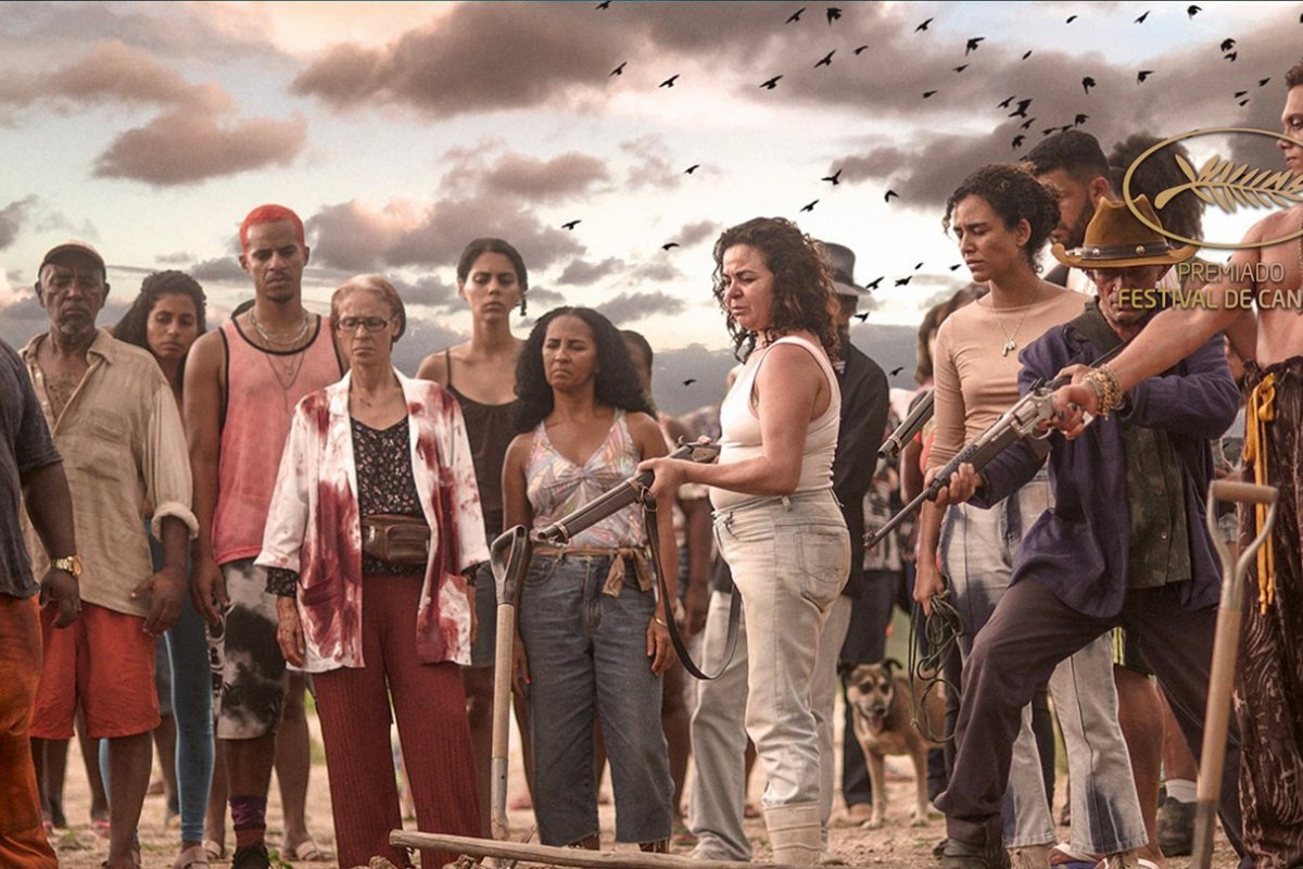 Longa-metragem Bacurau edita cena com mensagem contra Covid-19