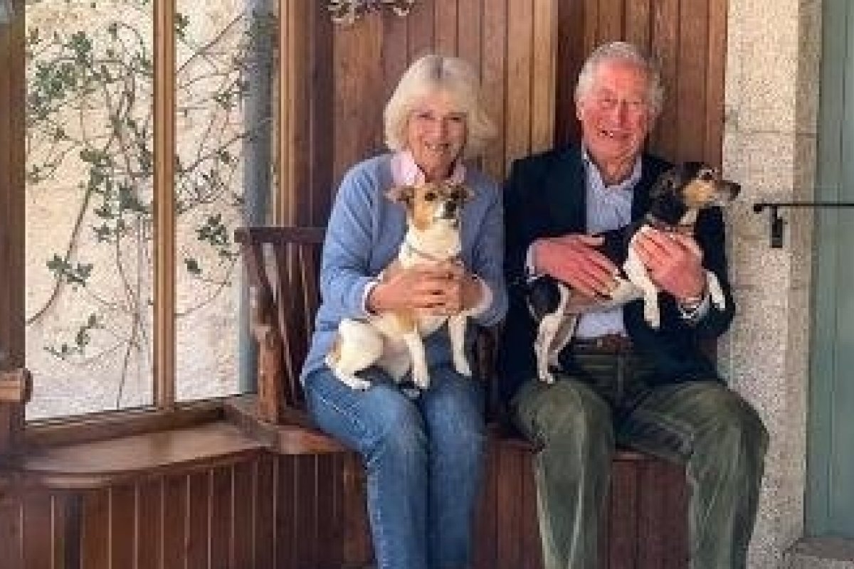 Príncipe Charles celebra 15 anos de casamento com Camilla