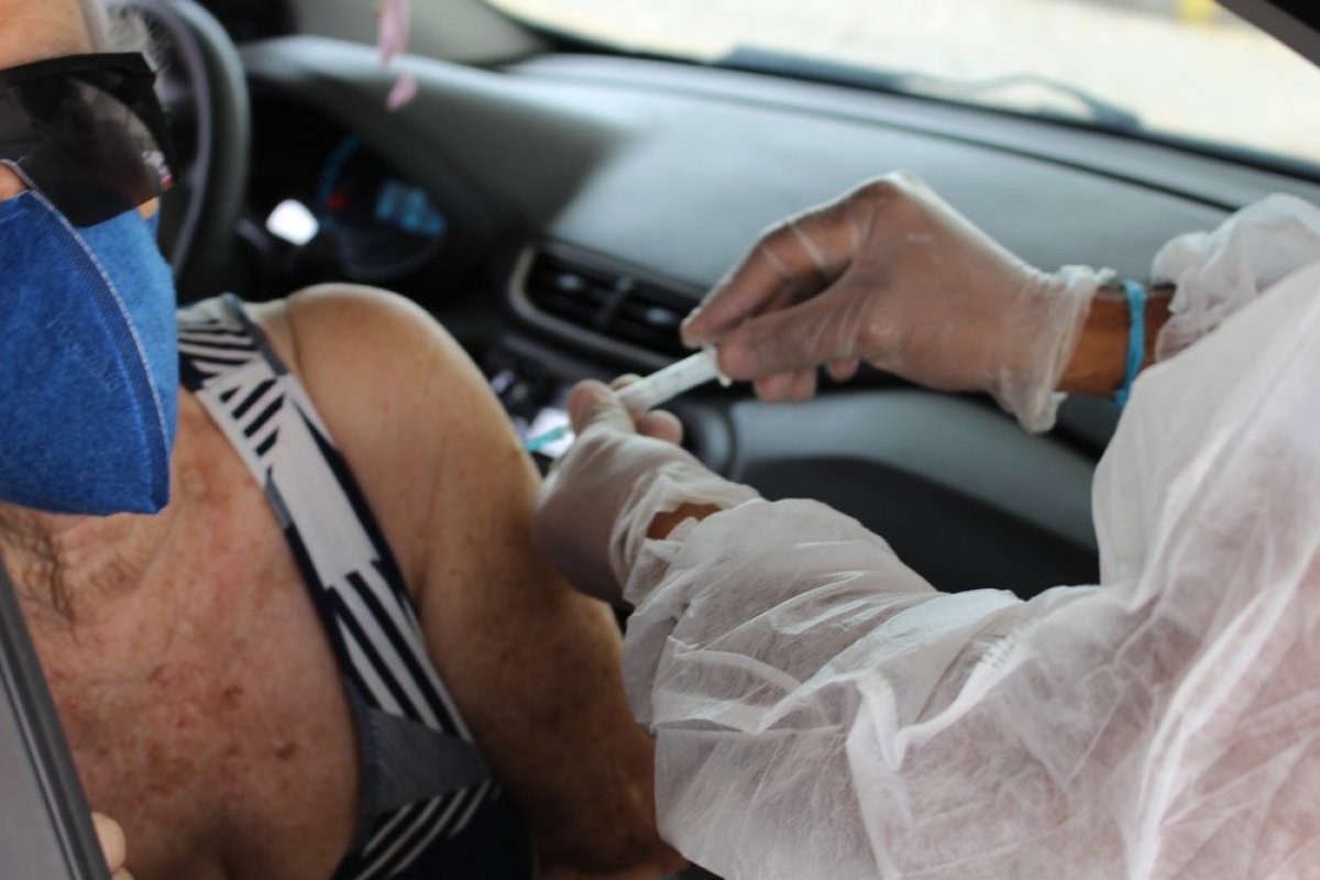 Vacinação contra gripe segue em 21 postos de saúde de Salvador nesta quinta (9)