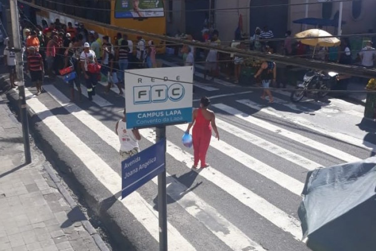 Ciclista morre após ser atropelado por ônibus na Avenida Joana Angélica