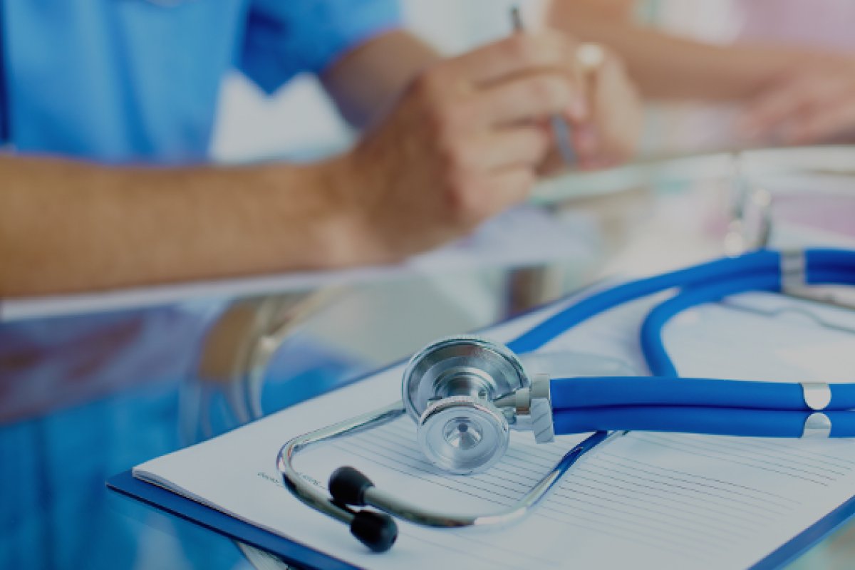 Universidades não antecipam formatura, e estudantes de medicina reclamam por não ajudar na pandemia