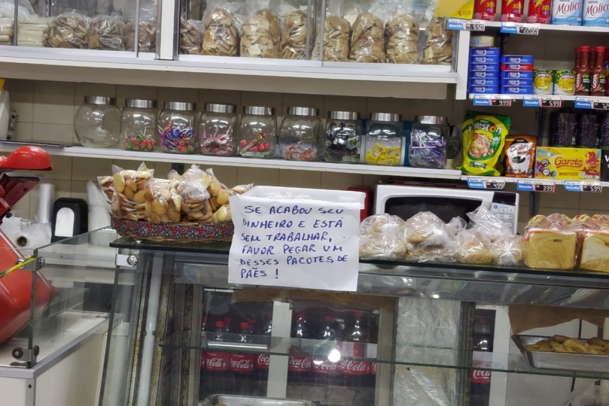 Padaria oferece pães de graça em Itabuna durante pandemia do novo coronavírus