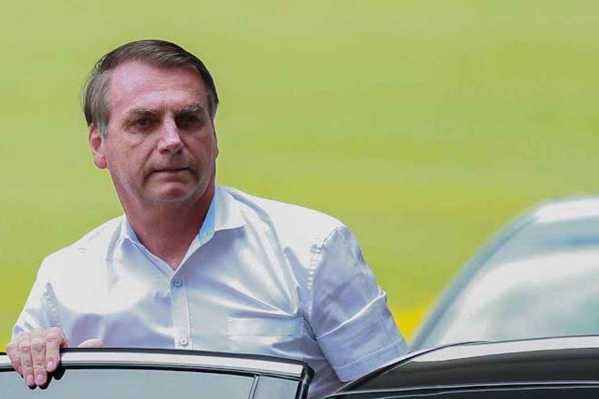 Bolsonaro deixa o Palácio da Alvorada e vai ao Hospital das Forças Armadas
