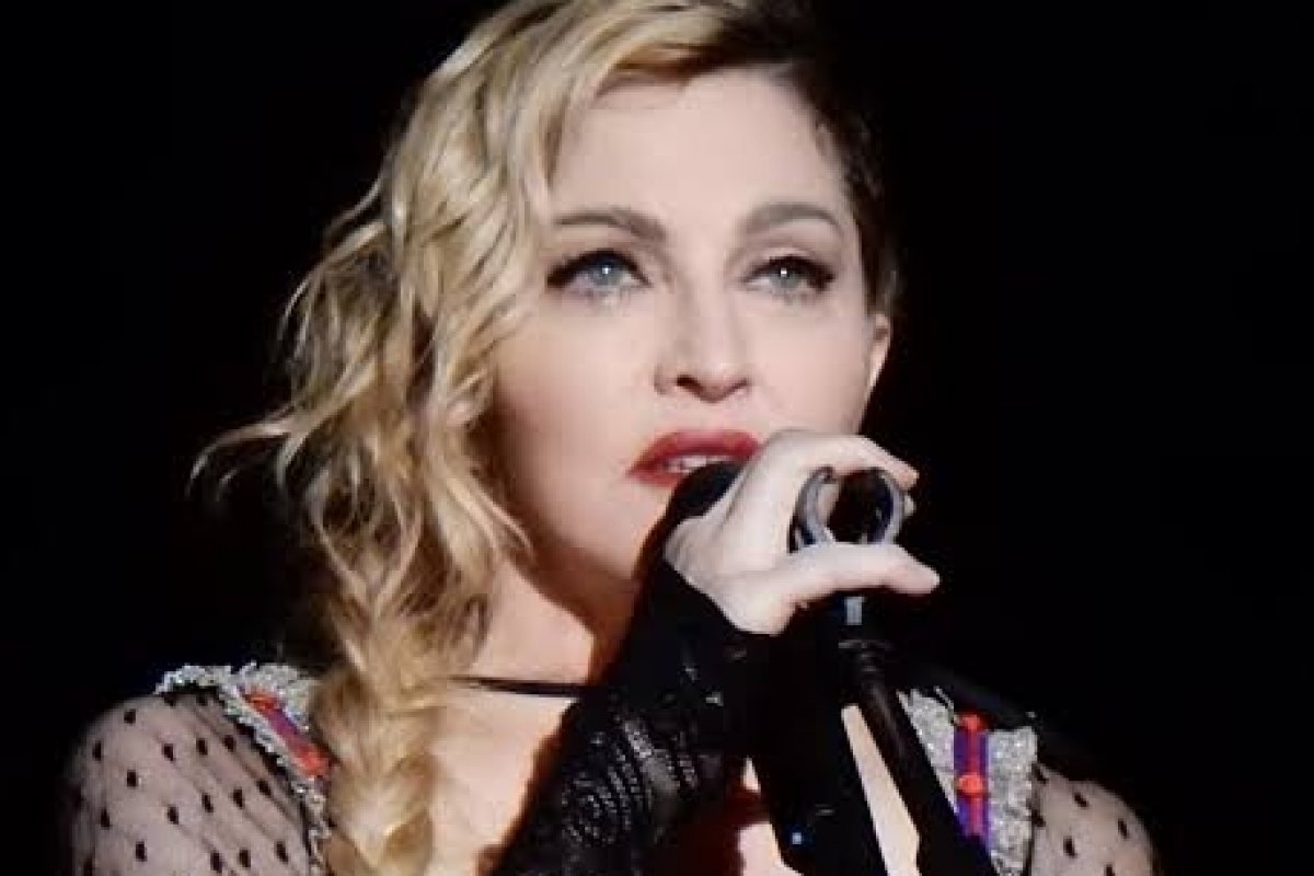 Madonna revela que três amigos seus morreram nas últimas 24 horas