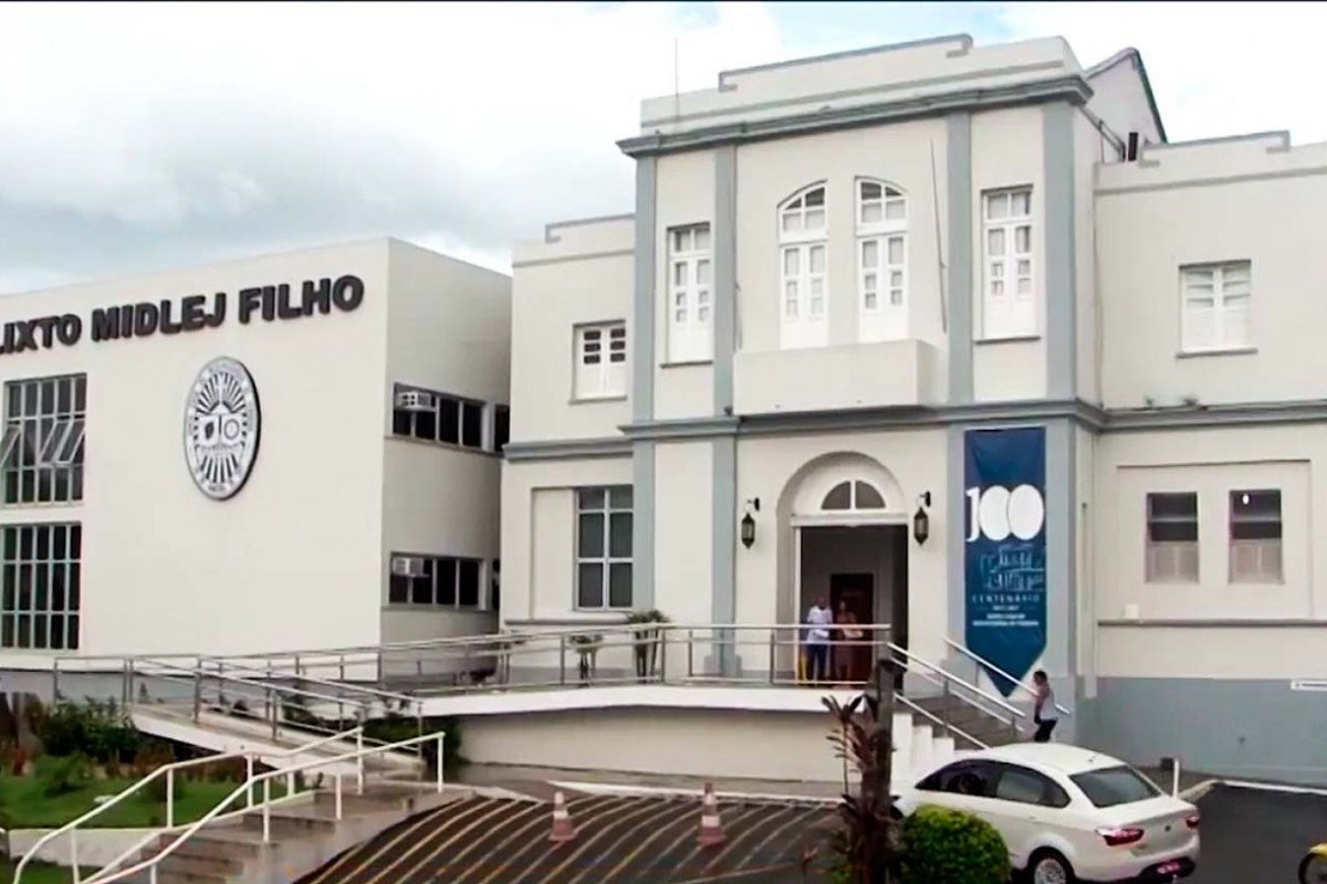 Homem de 34 anos recebe alta após ser curado da Covid-19 no sul da Bahia