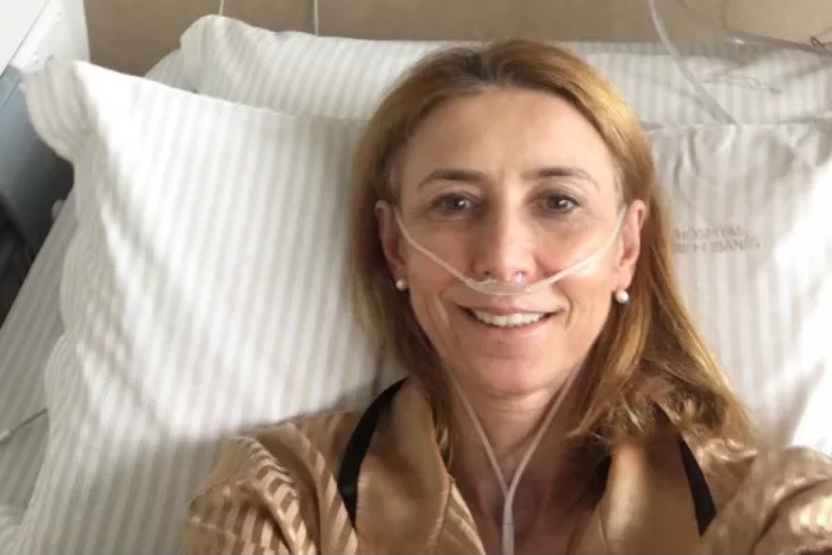 Ministério desmente que secretária Angela Gandra teria contraído covid-19 em manifestação