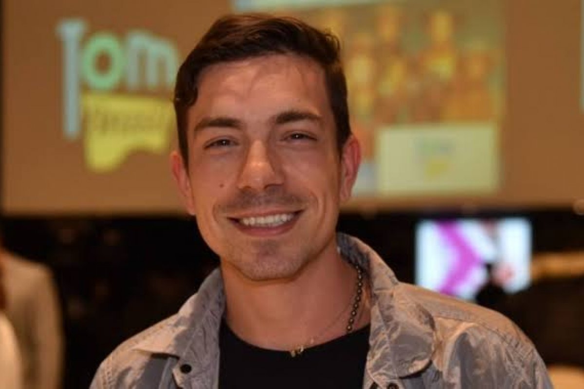 Após se recuperar do coronavírus, Di Ferrero lança a música 'Vai Passar'