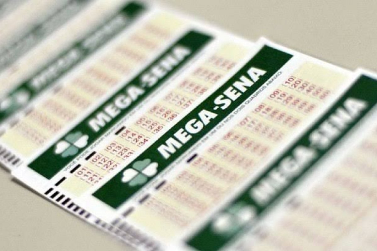 Sem ganhador, Mega-Sena acumula e paga R$ 15 milhões na quarta-feira (15)