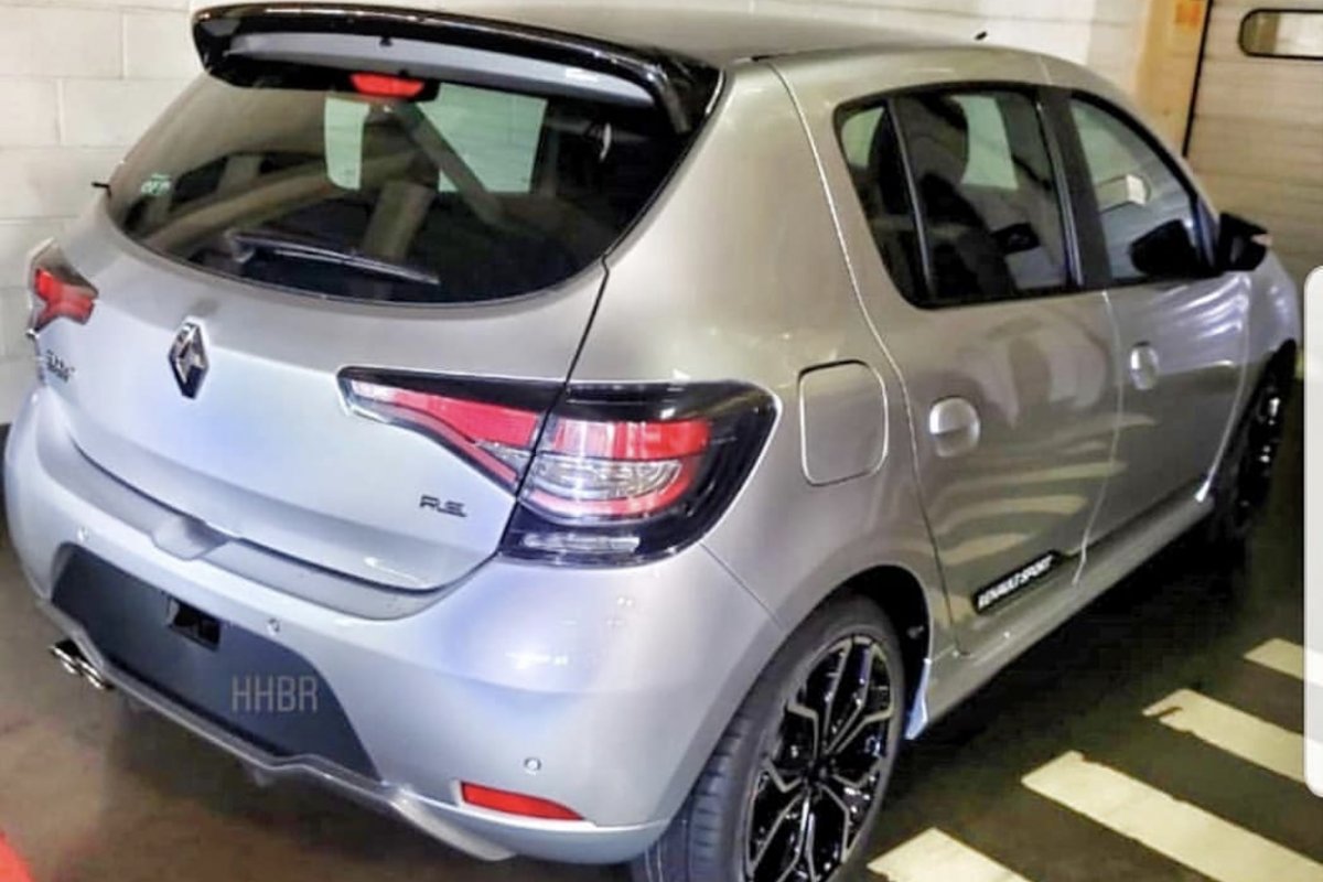 Fotos do novo Sandero 2020 vazam nas redes sociais