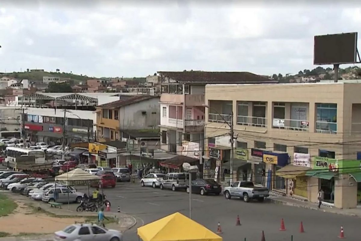 Em medida para combater coronavírus, prefeito de Simões Filho reduz o próprio salário em 25%